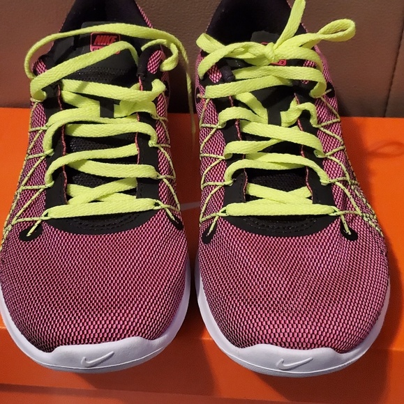 Nike Girls - Picture 3 of 5